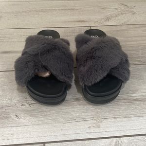 NIB BP. Cross Cross Platform Slippers